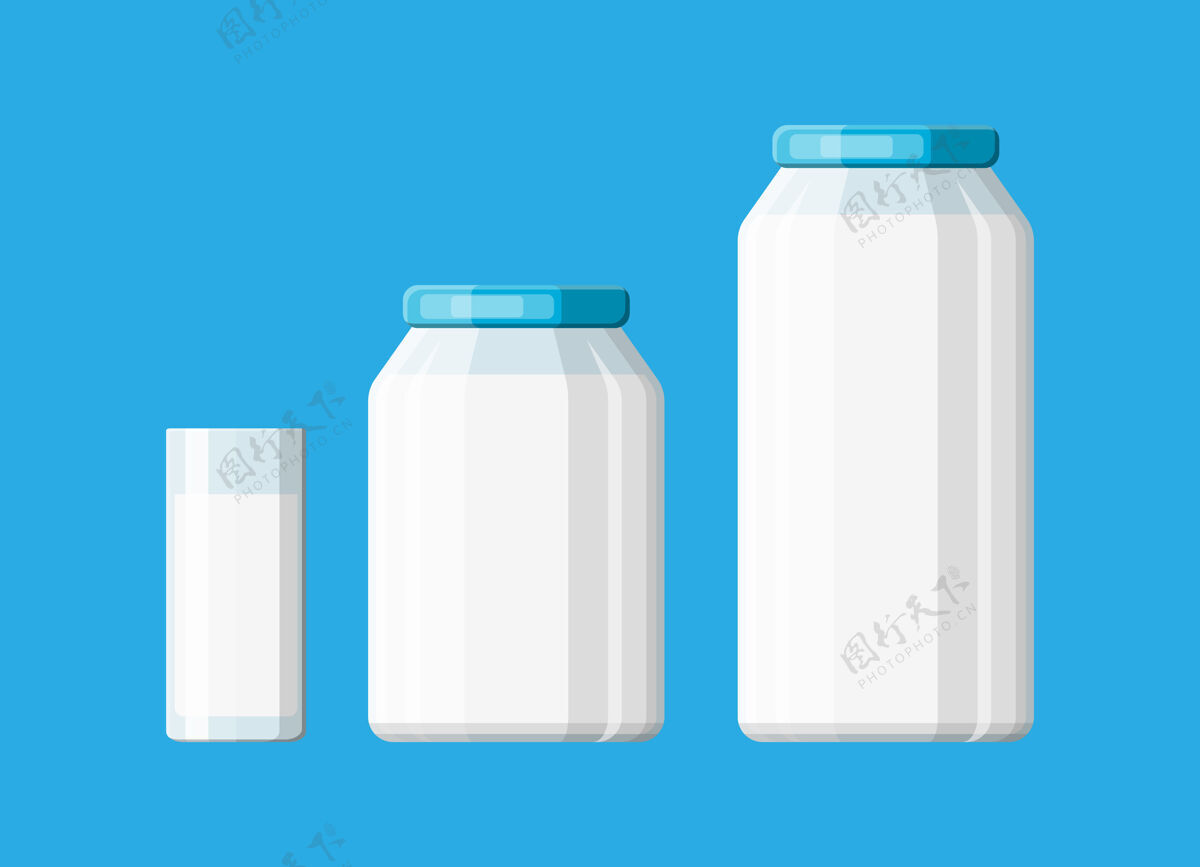 包装玻璃瓶牛奶隔离在蓝色液体牛奶新鲜