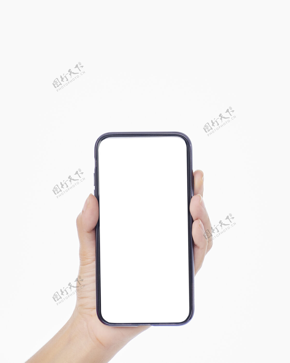 手指一个拿着手机的女人 在白色的墙上 特写手机支付购物