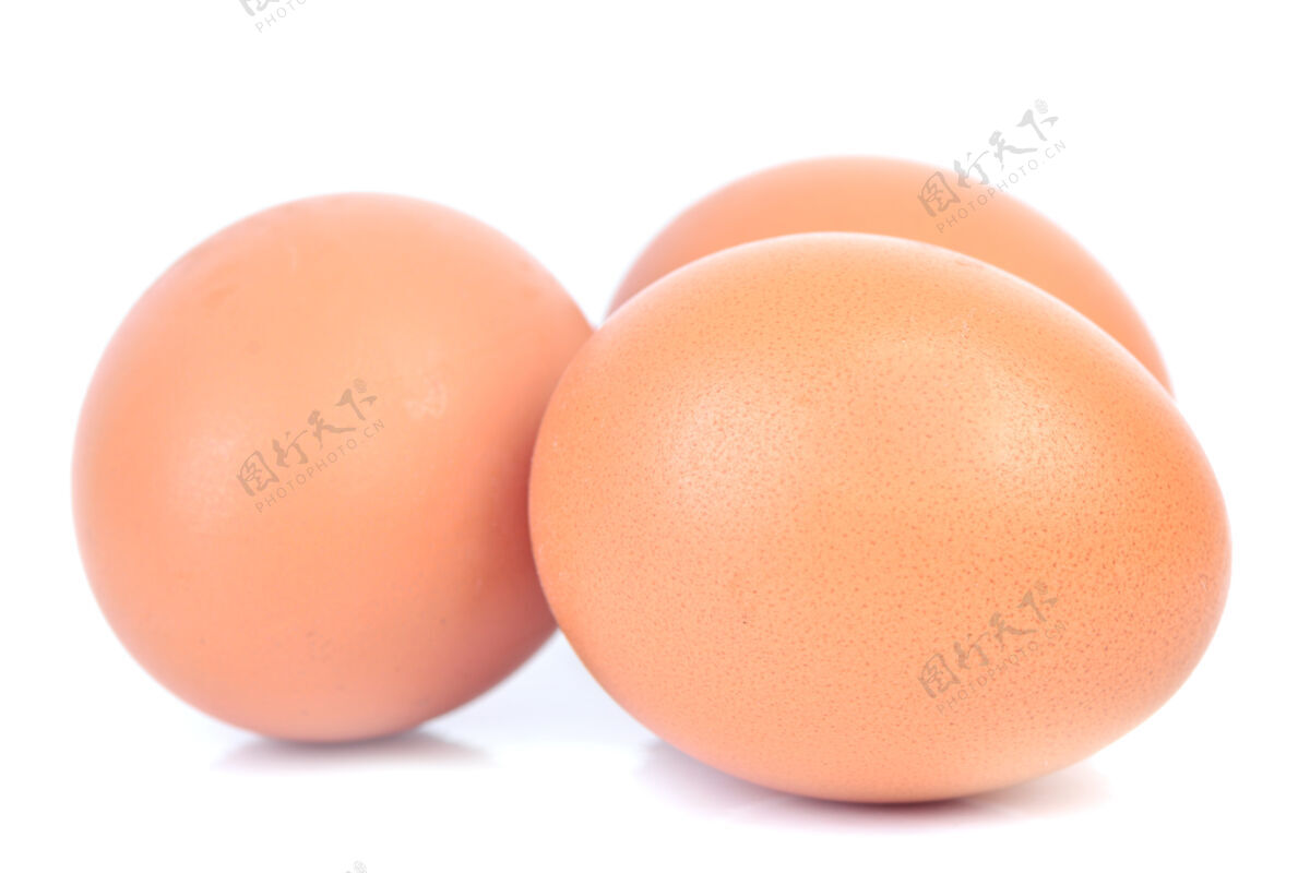 生的新鲜的鸡蛋鸡肉特写蛋清