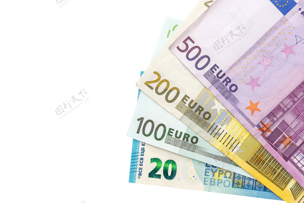 一百欧元钞票在白色的扇子上孤立兑换金融银行