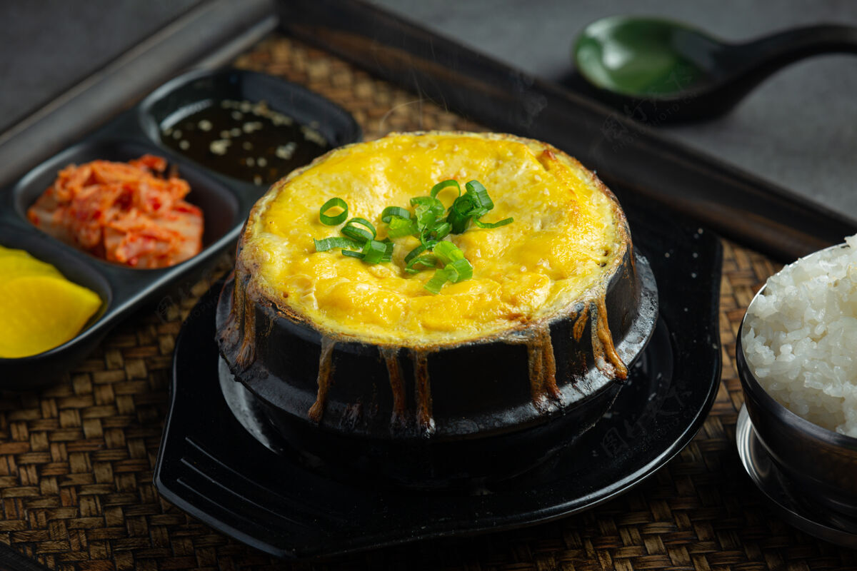 营养韩国菜吉兰jjim或水煮蛋酱鸡蛋韩国