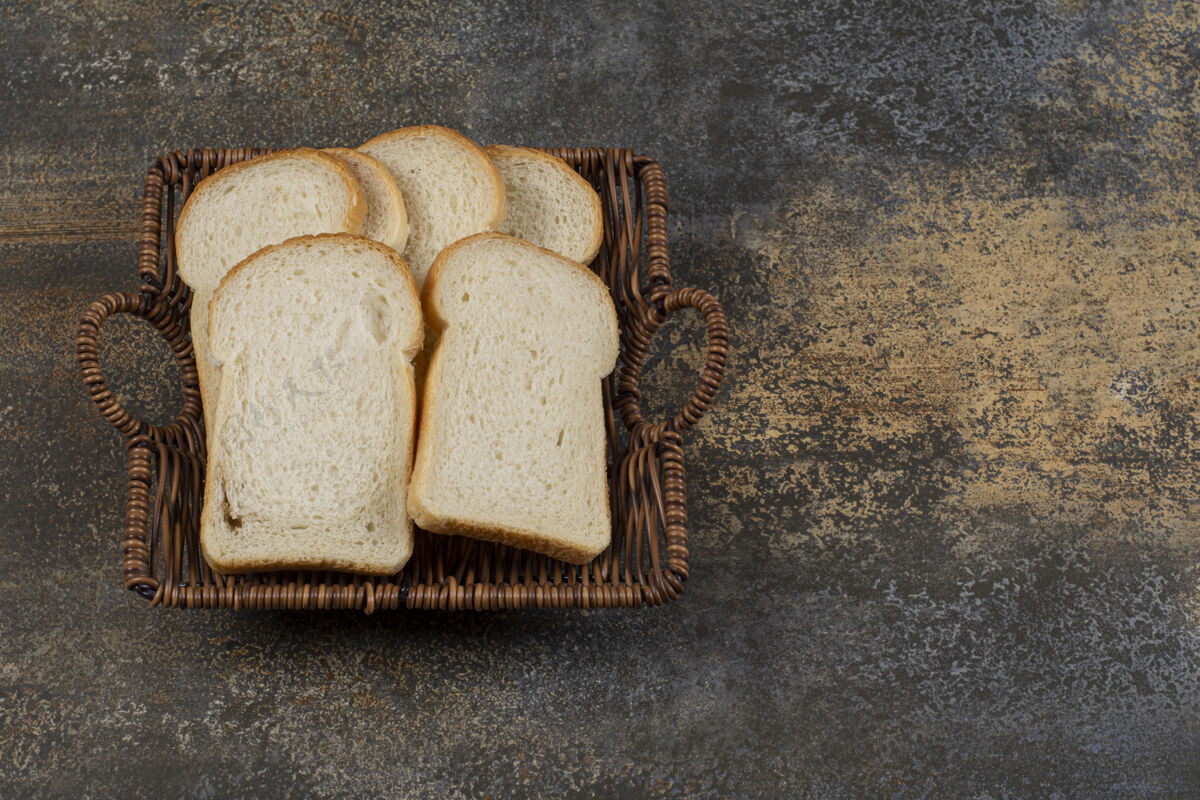 面包木筐自制白面包食物美味新鲜