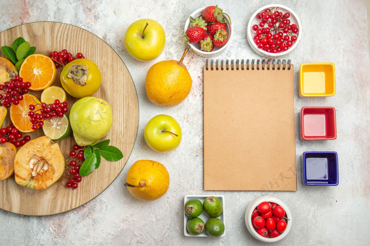 柑橘顶视图水果组成不同的水果 白色桌上新鲜成熟的浆果水果水果成分苹果健康