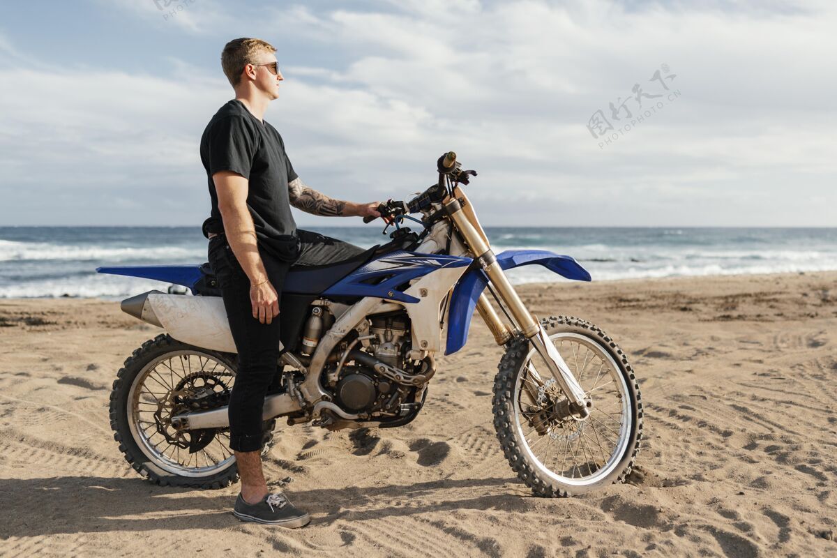 模型夏威夷骑摩托车的人假日冒险旅游