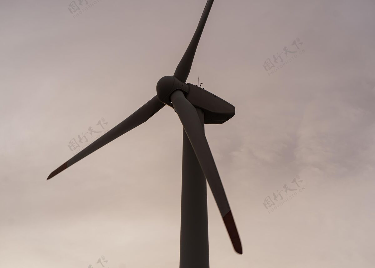 能源风力涡轮机的轮廓发电环保绿色环境