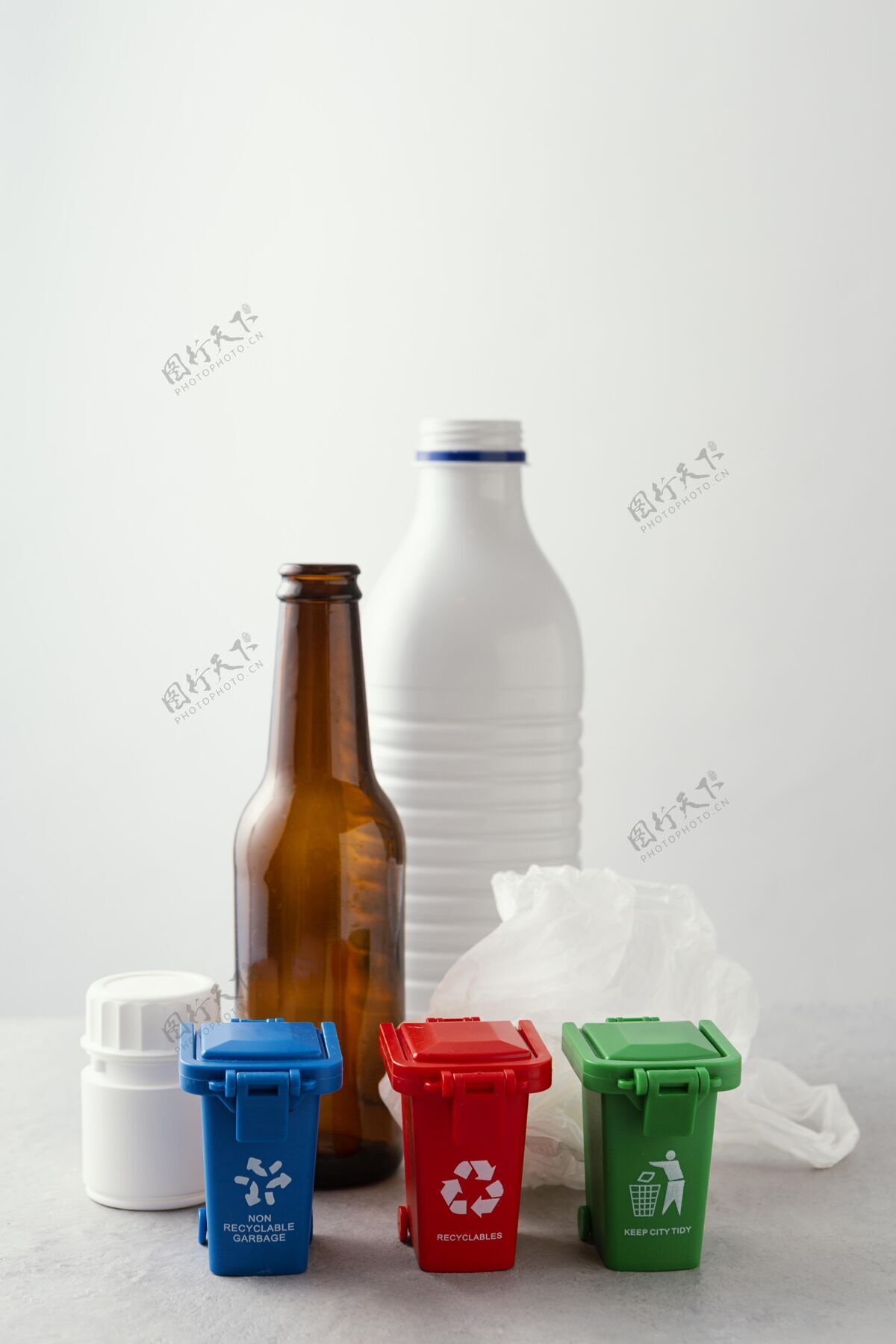 回收站收集塑料袋可持续发展塑料瓶塑料袋