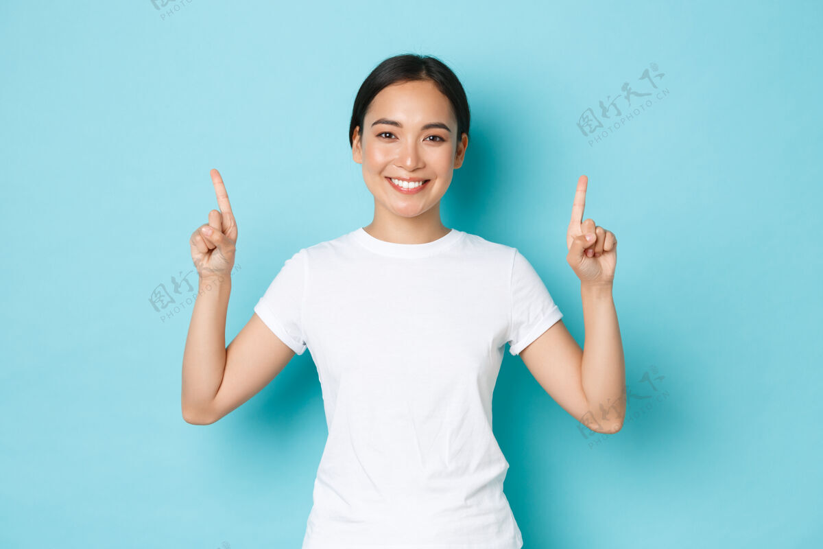 女人亚洲女性穿着休闲t恤摆姿势人表情表情