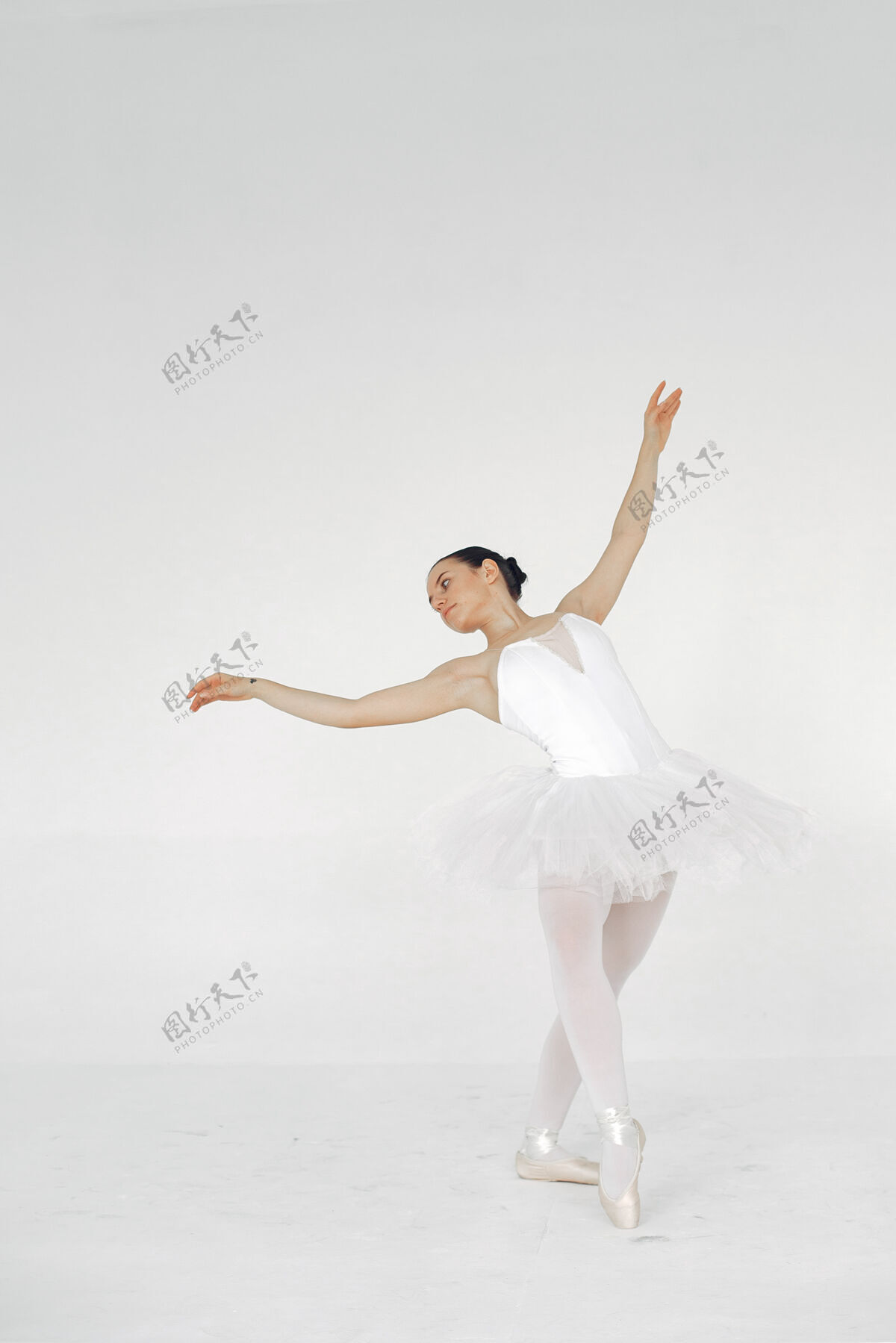 古典漂亮的芭蕾舞演员尖角的芭蕾舞演员运动敏捷鞋