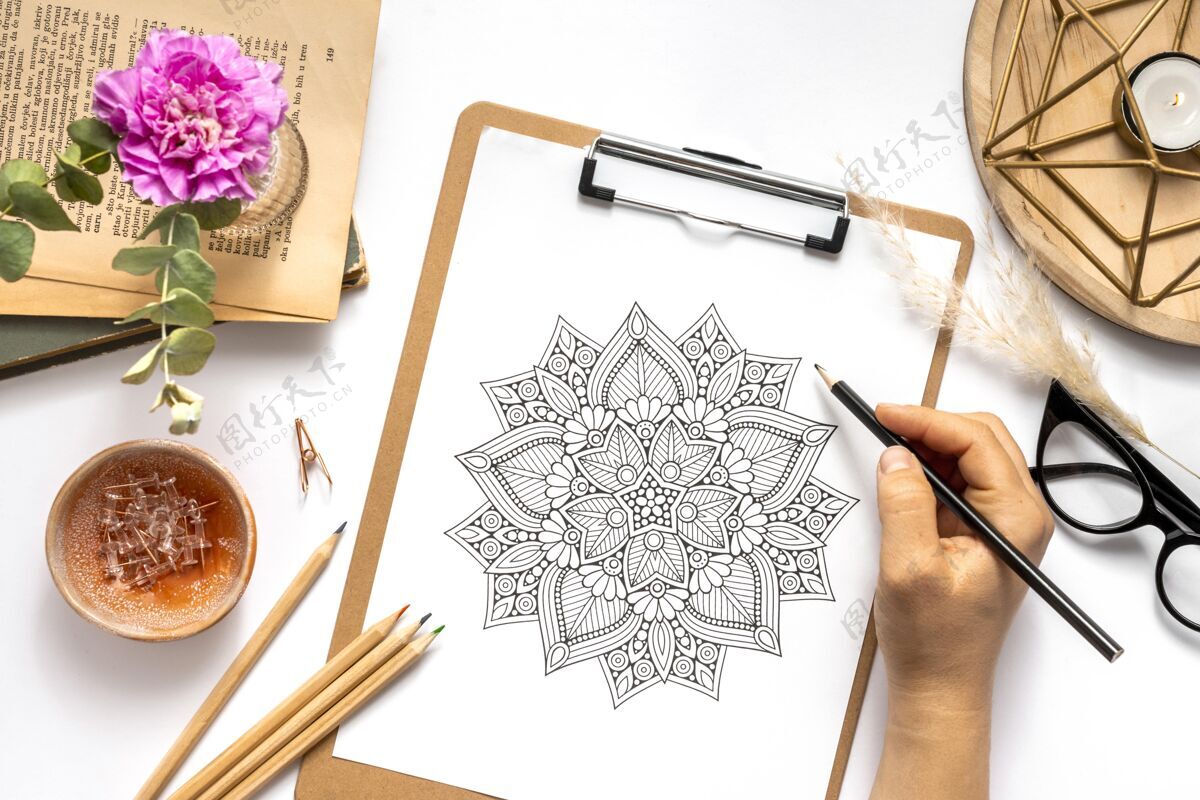 花卉美丽的曼陀罗设计理念装饰印度神圣
