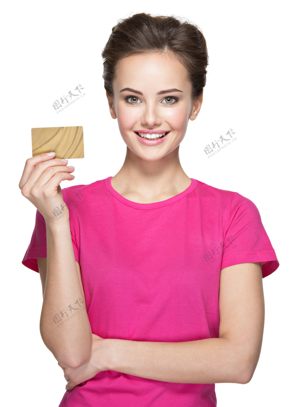 漂亮年轻微笑的女人拿着信用卡向上女性信用